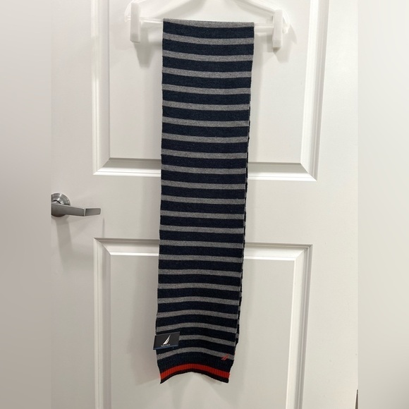 Nautica Men’s Blue / Gray Stripe Scarf - Picture 5 of 5